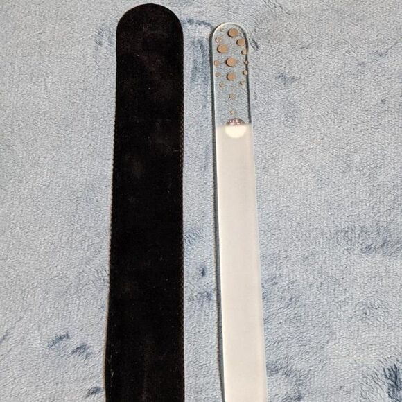 🆕7.5" Clear Czech Crystal Nail File W/BEAUTIFUL LIGHT & DARK PINK SWAROVSKI CR… - Picture 5 of 6